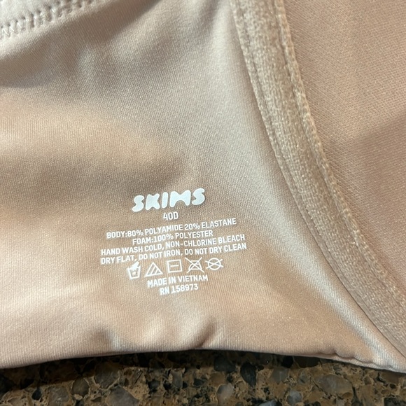 Skims nude Tshirt bra 40D - Picture 4 of 4